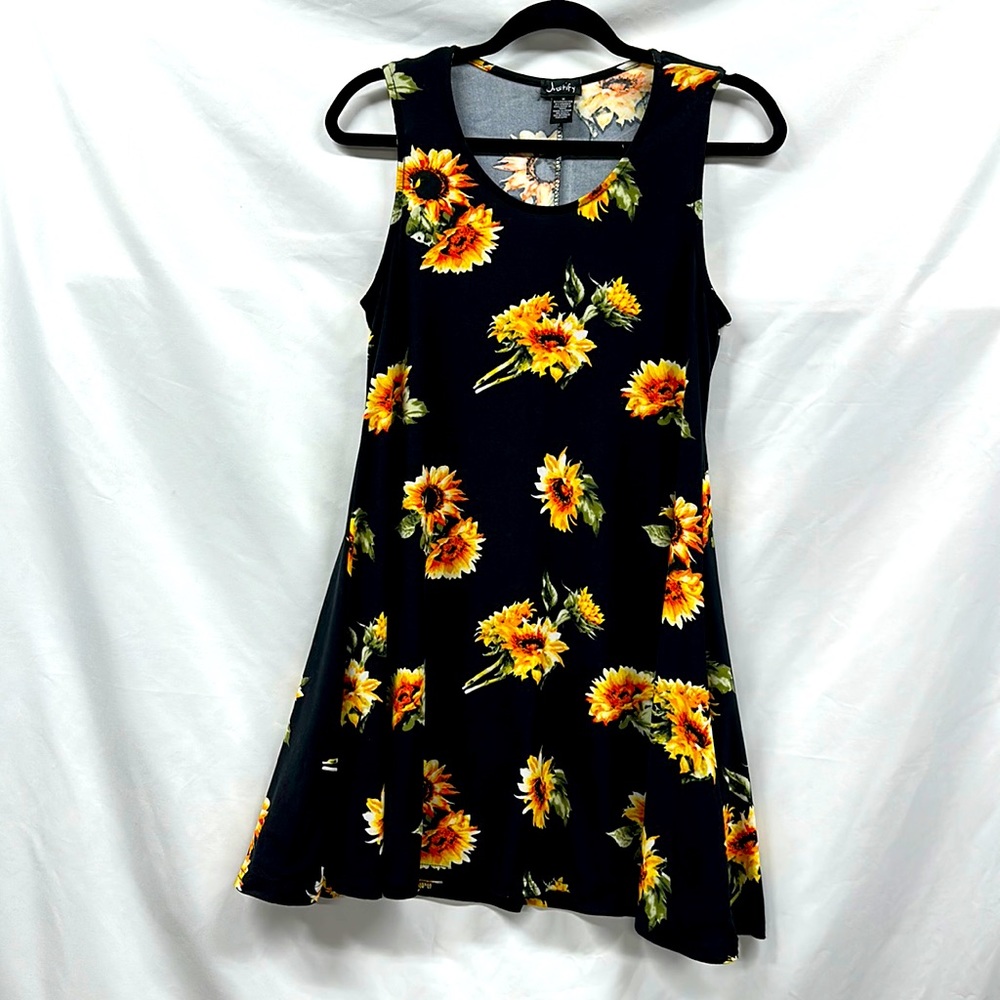 Justify Size M Sleeveless Summer Sunflower Dress
